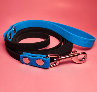 R-Dog Поводок из мягкого биотана Гекса, стальной карабин для собак до 15 кг, цвет черный с голубым