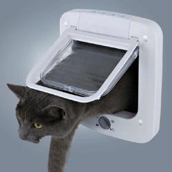 Trixie Дверца для кошки, 23х26,5 см, белая, арт. 3850